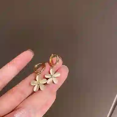 彤彤兔 镶钻花朵简约 合金 耳钉 女款