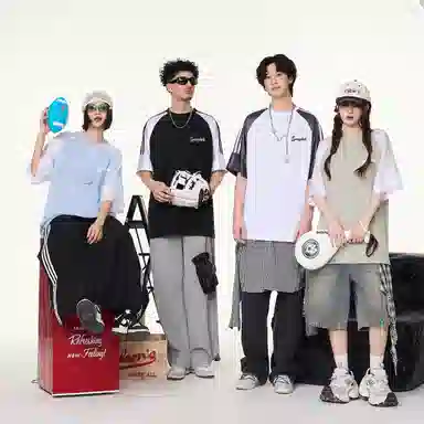 SPONGEBOB SQUAREPANTS T