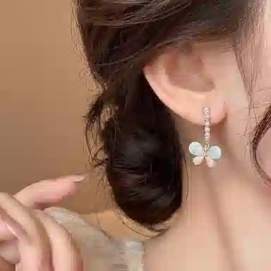 彤彤兔 独特蝴蝶 合金 耳钉 女款