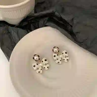 彤彤兔 珍珠波点蝴蝶结 合金 耳钉 女款