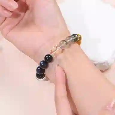 一世倾 鬼佬财神 新中式国潮平安喜乐扣金虎眼小众创意设计感温暖优雅百搭好运天然 绿幽灵 手串 男女同款情侣款