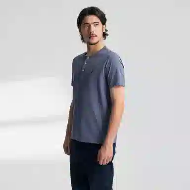 NAUTICA T