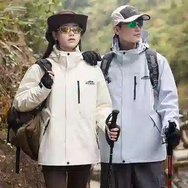 依文  美式复古潮牌山系户外纯色雪山山脉字母印花登山徒步连帽三合一休闲宽松  防水防风透气保暖冲锋衣 男女同款