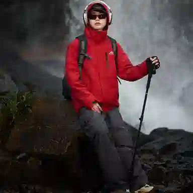 依文  美式复古潮牌山系户外纯色雪山山脉字母印花登山徒步连帽三合一休闲宽松  防水防风透气保暖冲锋衣 男女同款