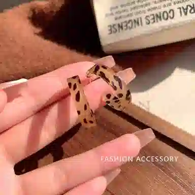 彤彤兔 个性气质豹纹 树脂 耳环 女款