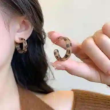 彤彤兔 个性气质豹纹 树脂 耳环 女款