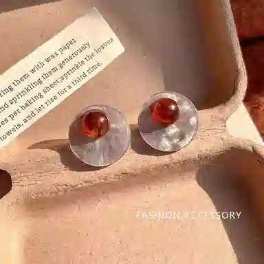 彤彤兔 美拉德港风圆形 合金 树脂 耳钉 女款