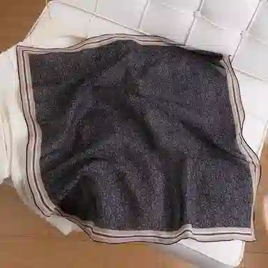 山一丸 五色腰果暗纹舒服丝棉中方巾亲肤柔软透气显品质手工边春秋  丝巾 女款