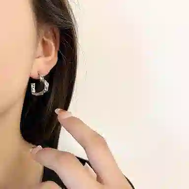 彤彤兔 小众设计感高级爱心 合金 耳环 女款