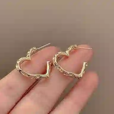 彤彤兔 小众设计感高级爱心 合金 耳环 女款