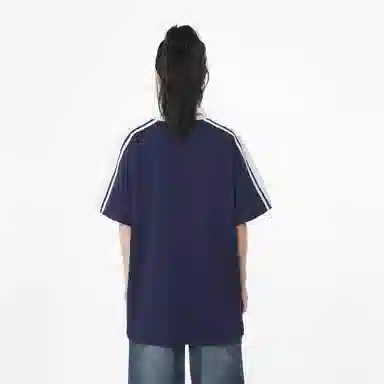 URBAN AUTHENTIC T