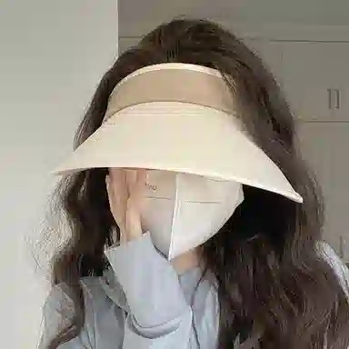 Cranta Komeia ins