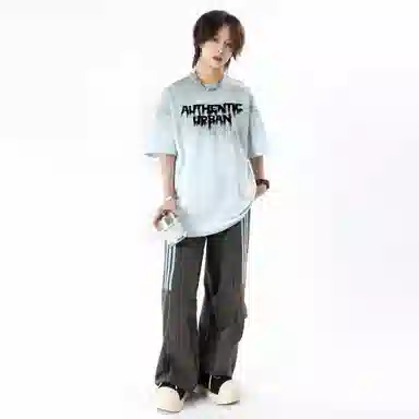 URBAN AUTHENTIC LogoT