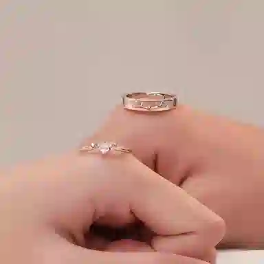925