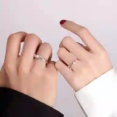 925