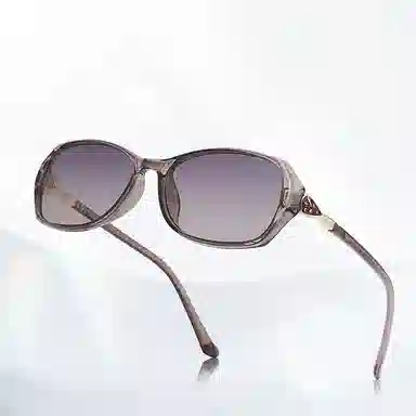 PRETTYALLUSION TR