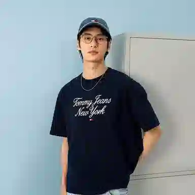 Tommy Hilfiger logoT