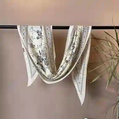 山一丸 秋冬薄款丝羊绒菱形 羊毛 丝巾 女款