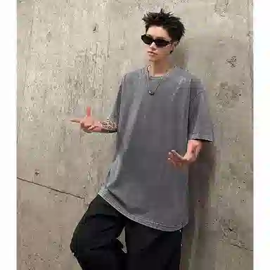 URBAN AUTHENTIC T