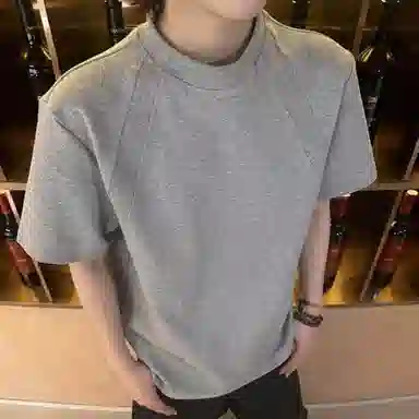 URBAN AUTHENTIC T