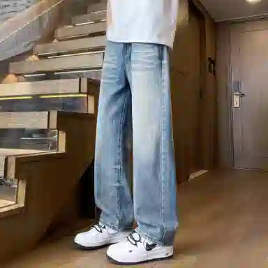 URBAN AUTHENTIC