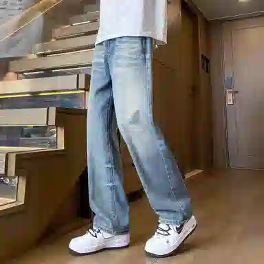 URBAN AUTHENTIC