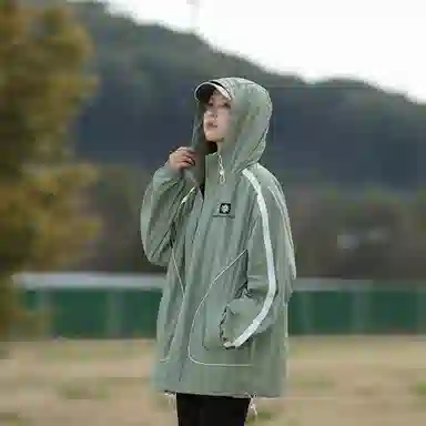 SNOW FLYING upf100+logo