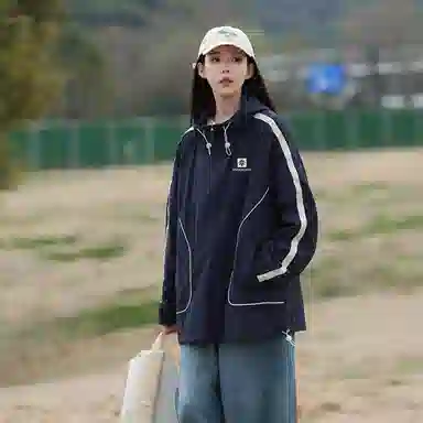 SNOW FLYING upf100+logo