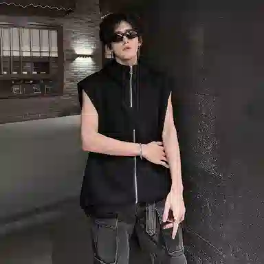 URBAN AUTHENTIC T