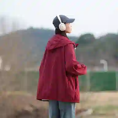 SNOW FLYING upf100+logo