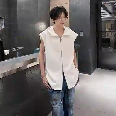 URBAN AUTHENTIC T