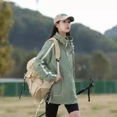 SNOW FLYING upf100+logo