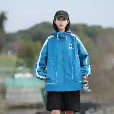 SNOW FLYING upf100+logo