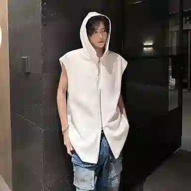 URBAN AUTHENTIC T