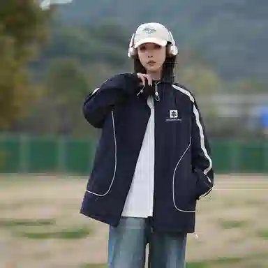 SNOW FLYING upf100+logo