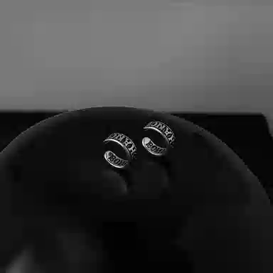 素 好运英文耳饰 无耳洞中性小众高级感复古百搭冷淡风饰品 合金 耳夹 女款