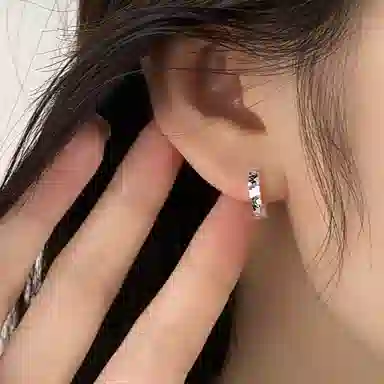 S925