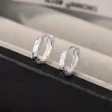 S925
