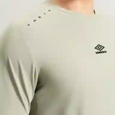 umbro T