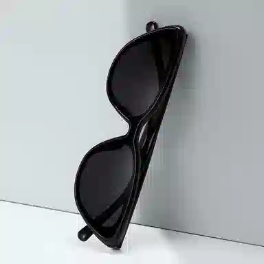 PRETTYALLUSION TR