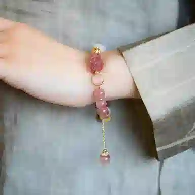 金戟 有钱花 新中式国潮轻奢小众设计招财纳福貔貅少女感高级甜美粉色桃花系时尚百搭锁好运天然 草莓晶 手串 女款