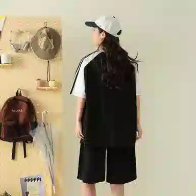 LIVINGTOWN T