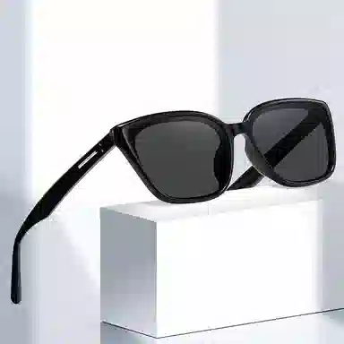 PRETTYALLUSION TR