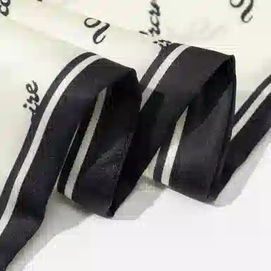 上海故事 懒人必备四季时尚百搭布扣小长条外搭气质尖角 丝巾 女款