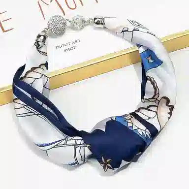 上海故事 百搭时尚磁扣气质多用吊坠锁骨链小领巾  丝巾 女款