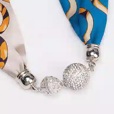 上海故事 百搭时尚磁扣气质多用吊坠锁骨链小领巾  丝巾 女款