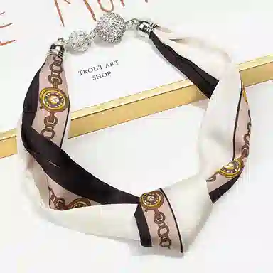 上海故事 百搭时尚磁扣气质多用吊坠锁骨链小领巾  丝巾 女款