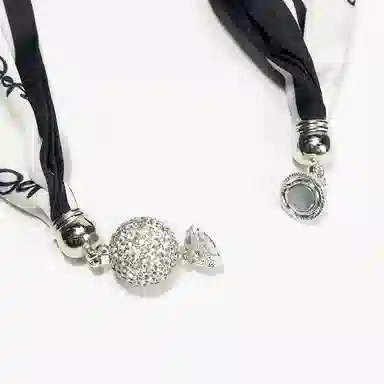 上海故事 百搭时尚磁扣气质多用吊坠锁骨链小领巾  丝巾 女款