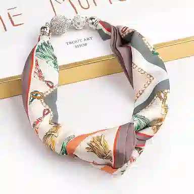 上海故事 百搭时尚磁扣气质多用吊坠锁骨链小领巾  丝巾 女款