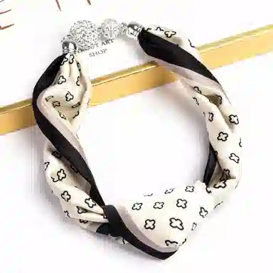 上海故事 百搭时尚磁扣气质多用吊坠锁骨链小领巾  丝巾 女款